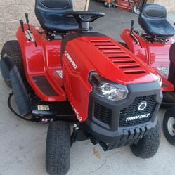 Troy-Bilt
Pony 42 in. 15.5 HP Briggs and Stratton 7-Speed Manual Drive Gas Front Engine Riding Lawn Tractor