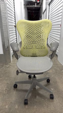 Herman Miller Mirra -Fully Loaded- Office Chair