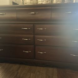 Vaughn Bassett Dressers 9 Drawers Chest 60" Long Entry Table Kitchen 