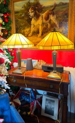 Dale Tiffany set up Tiffany style table lamps