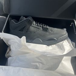 Jordan 4 “Black Cats” 