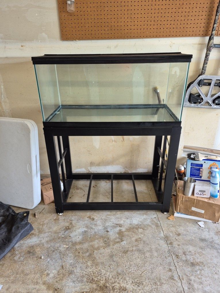 75 Gallon Aqarium With Lid And Stand