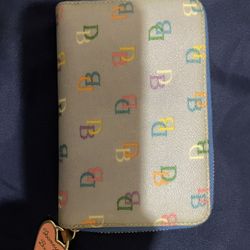 Authentic Vintage dooney and bourke Large Wallet 