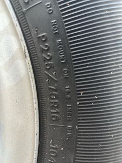 P225/75R16 Tire