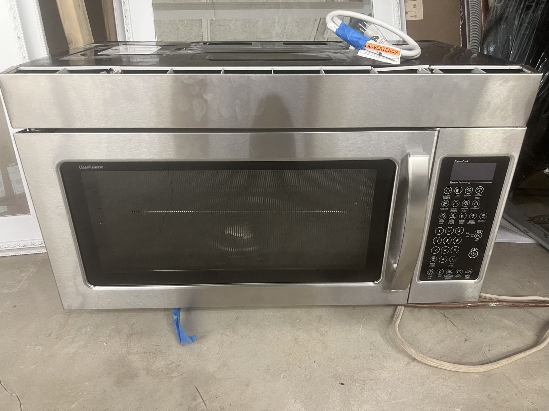 Micro Wave Basically New !