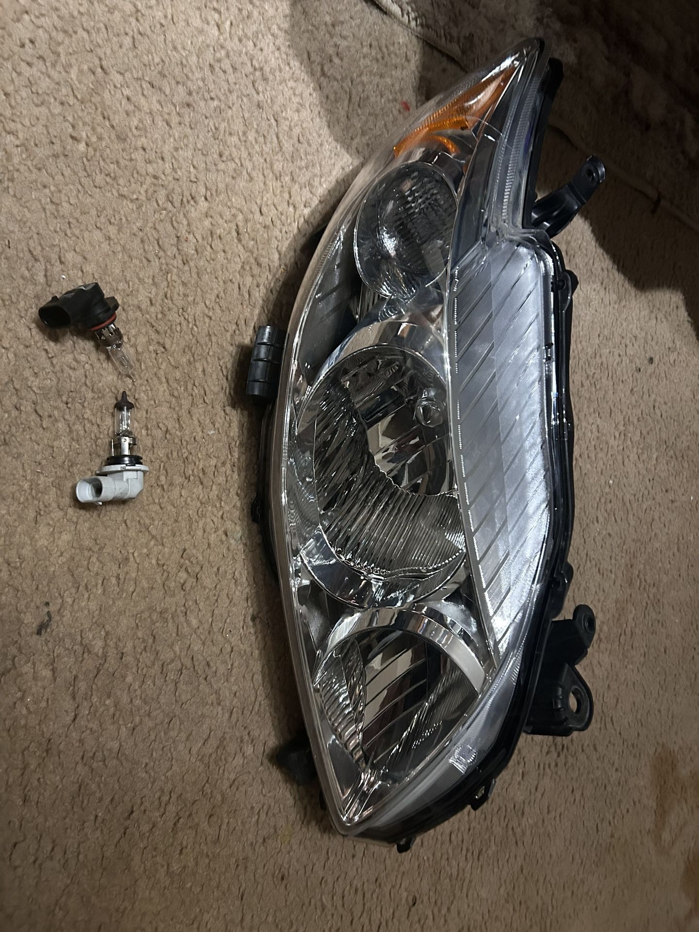 Toyota Corolla 2009 Front HeadLight