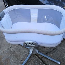 Halo Bassinett Swivel Sleeper