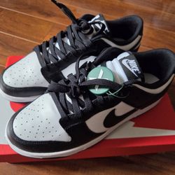 Women's Nike Panda Dunk Low