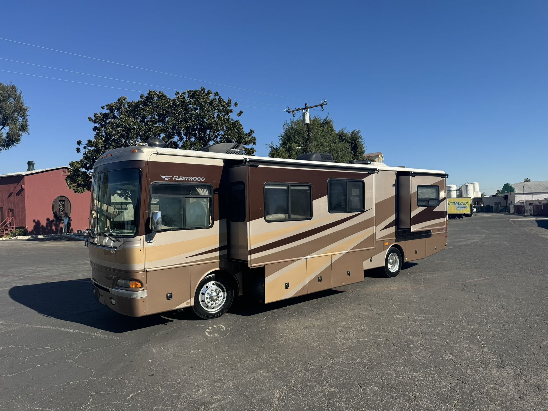 2005 Fleetwood Providence 39S 350HP Diesel Pusher