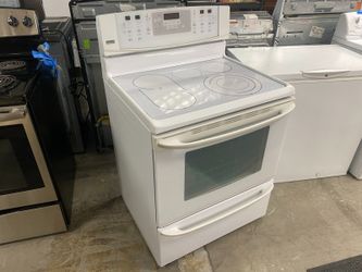 KENMORE Electric Oven Range Model # 790.99112302
