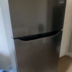Mini Fridge With Freezer 