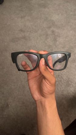 Ray-Ban Meta Smart Glasses Matte Black With Case
