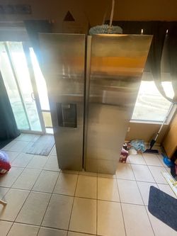 Stainless Steel Side-by-Side Refrigerator with Ice Dispenser