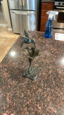 Vintage 1980s small bronze hummingbird sculpture height 81/2 tall