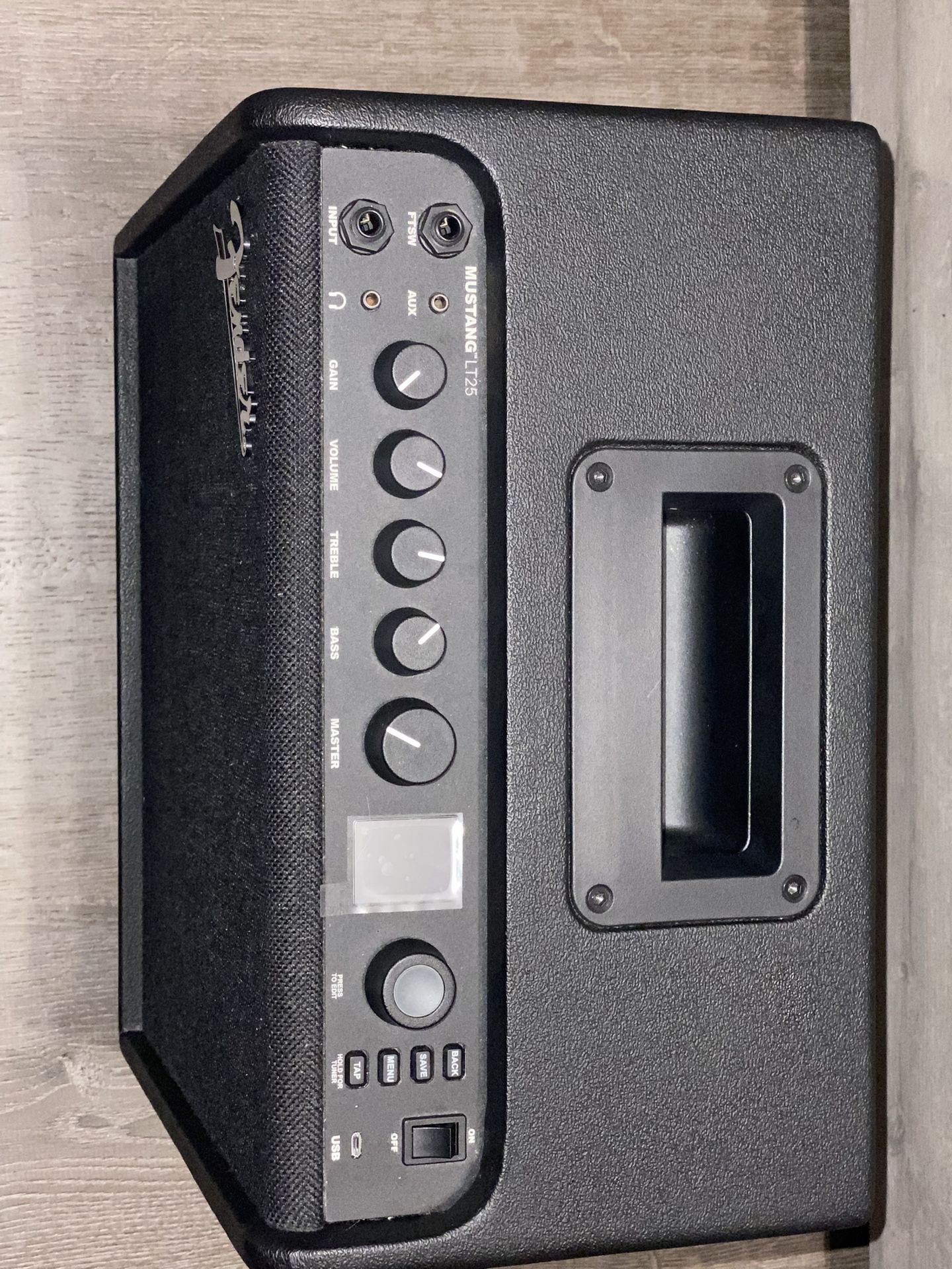 Fender Mustang AMP PACKAGE DEAL