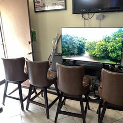 4 Bar Stools 