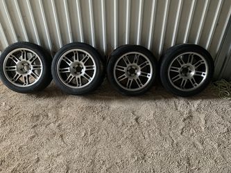 4 rims / wheels (19.5 inch diameter)