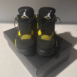 Jordan 4 Thunder 