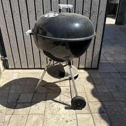 Weber Charcoal BBQ Grill, 22” Black Kettle