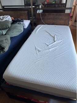 Twin size bed