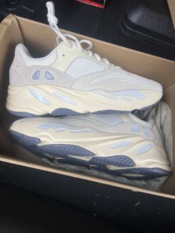 Yeezy Boost 700 Size 9.5 Men