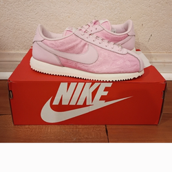 Nike Cortez women's size 8