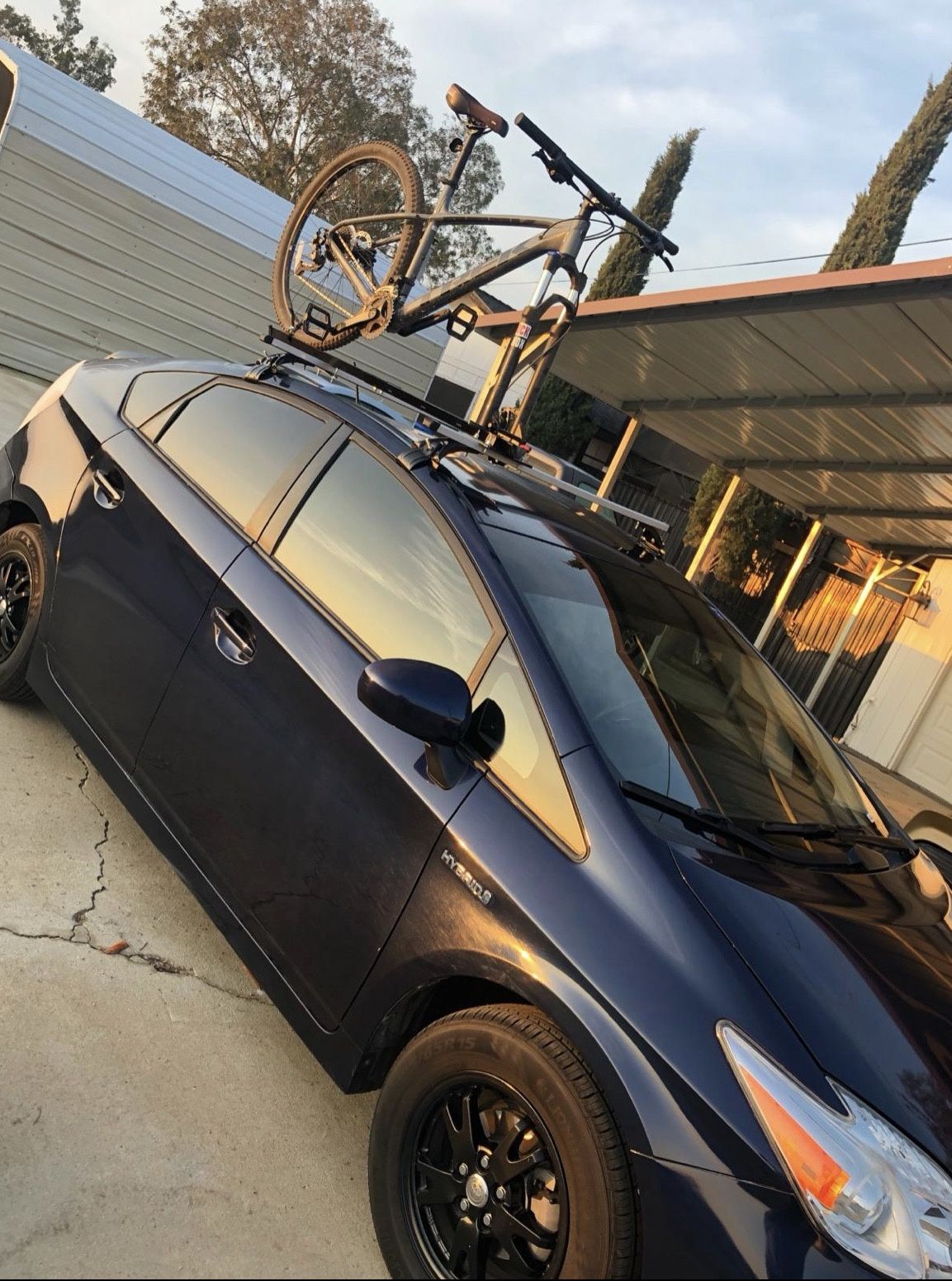 Bike Roof Mount Swingman SR-641A-02 for Sale in Seattle, WA - OfferUp