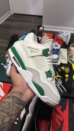 Jordan green sb 4s Sz 8 Og box
