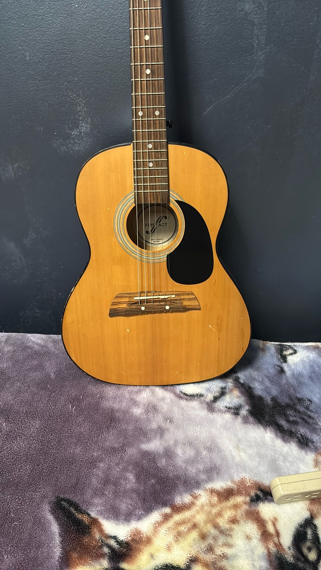 First Act MG394 Acoustic