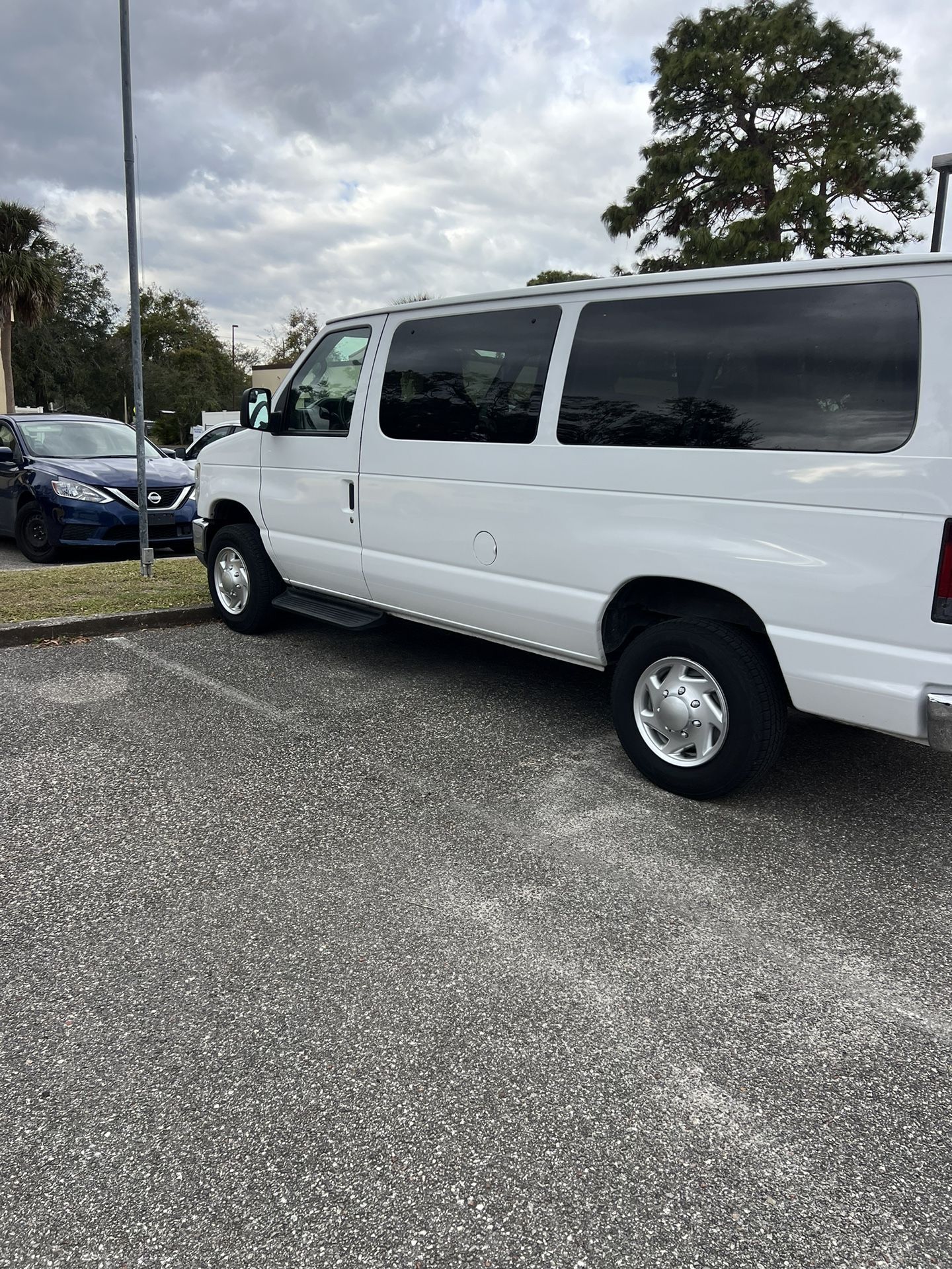 2013 Ford E-350