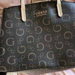 Women's GUESS PURSE
