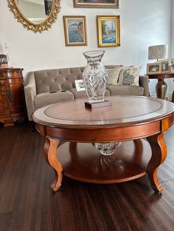 Round coffee table