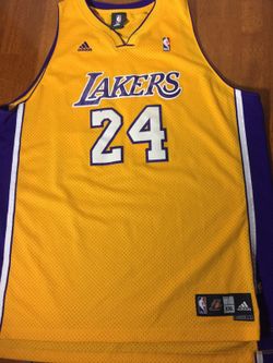 KOBE BRYANT LOS ANGELES LAKERS VINTAGE ADIDAS JERSEY BRAND NEW WITH TAGS  SIZE XL for Sale in Los Angeles, CA - OfferUp