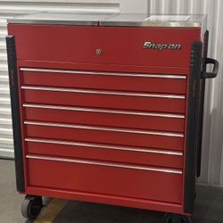 Snap-on Tools 40" Sliding Lid Eight-Drawer Stainless Lid Shop Cart (Red)