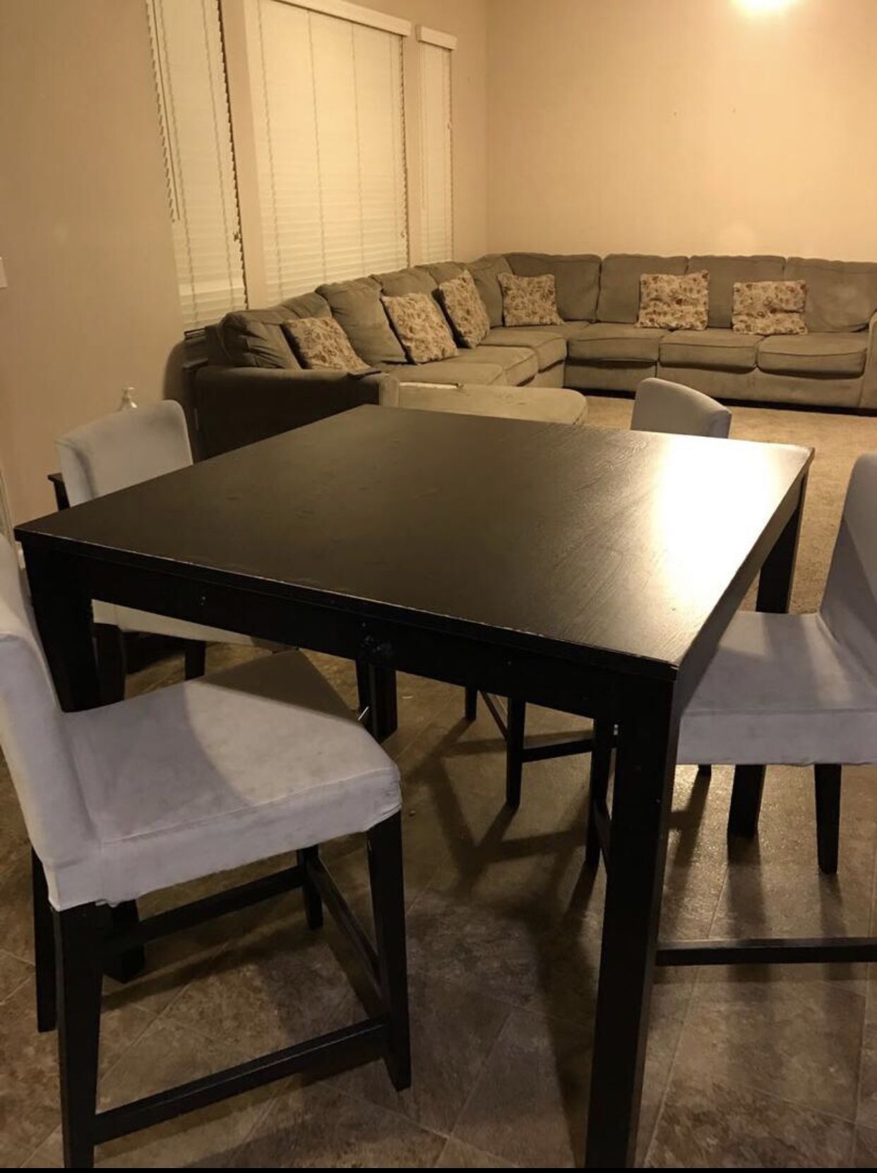 Free table and sectional