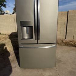 GE Refrigerator 