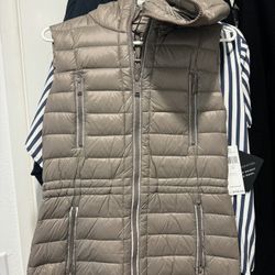 BCBG Packable Vest- Size XS- Brand New With Tag 