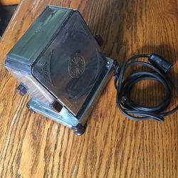 Vintage Landers Frary & Clark New Britain. Con. USA Universal Electric Side-Door Panel Toaster