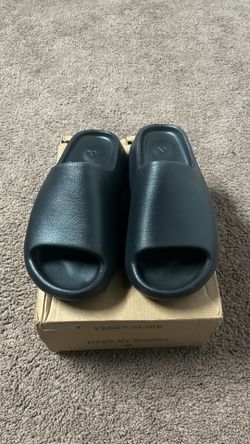 Yeezy Onyx Slides size 10