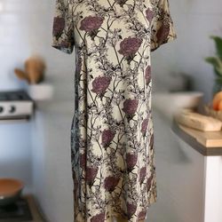  Lula roe size small and burgundy floral short sleeve dress with side slits #floraldress