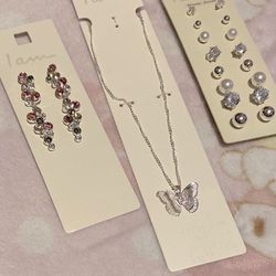 Beautiful silver 3D butterfly necklace and earrings bundle (NEW)