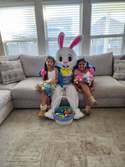 Easter Bunny Photos And Piñatas 🪅  Delivery 