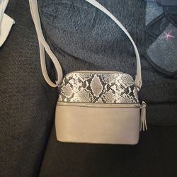 Leather Shoulder bag (BRAND NEW)