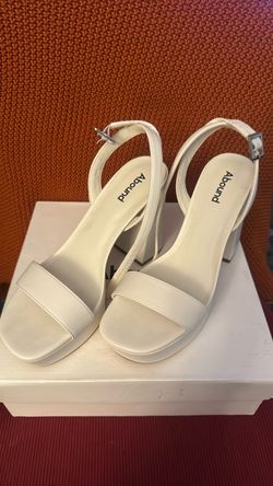 White Heels Abound size 8