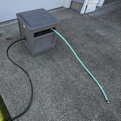 Water hose reel with 225 ft hose