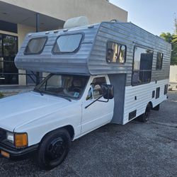 1987 Toyota Marli RV & Trunk