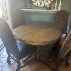 4 Dining Chairs 