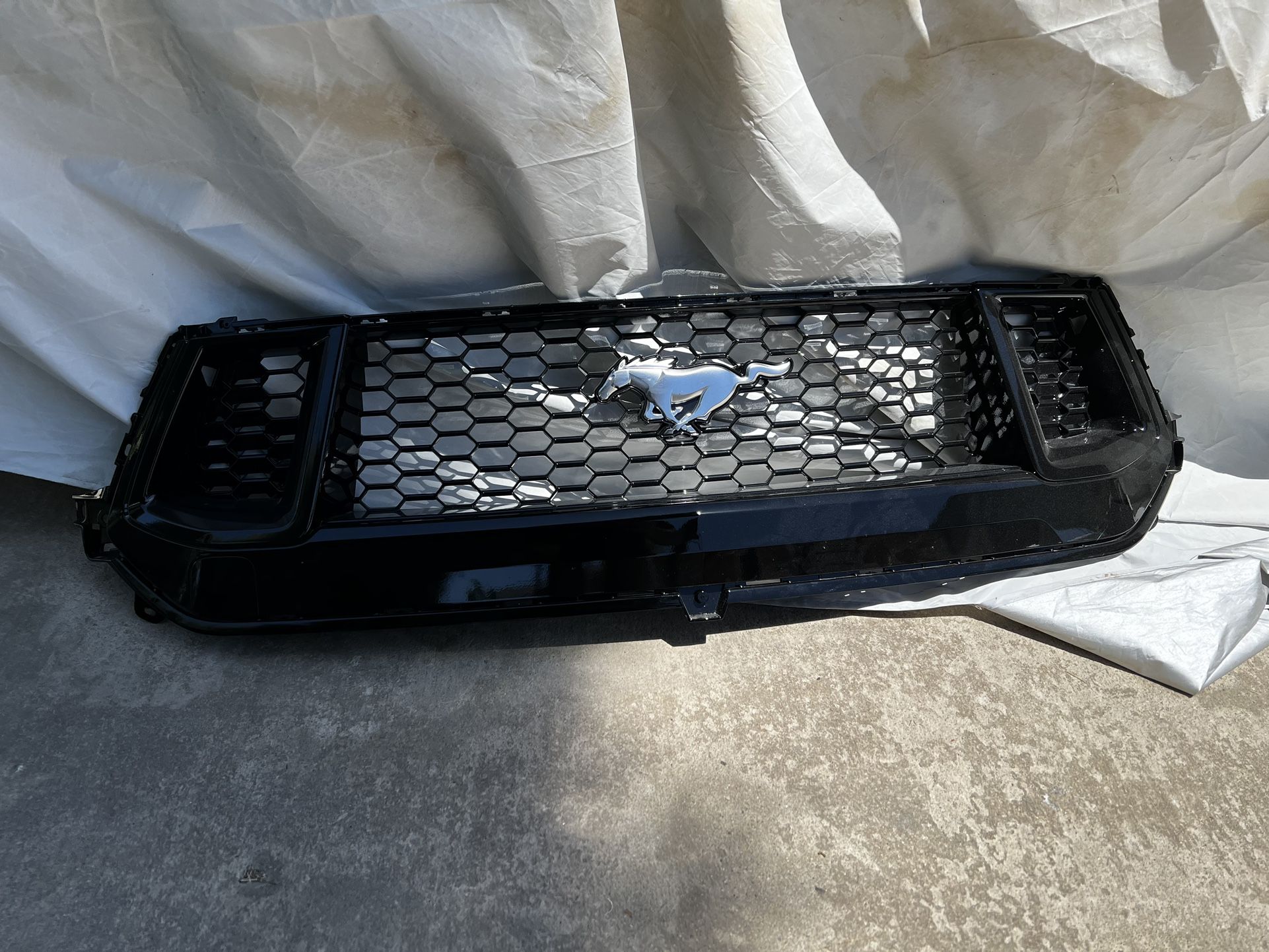 2024 Mustang Grill