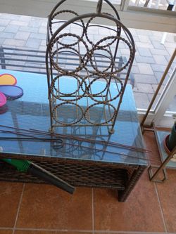 Twisted Metal Wine Rack