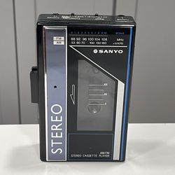 Vintage Sanyo MGR59 AM/FM Walkman Stereo Cassette Player  (Tested)